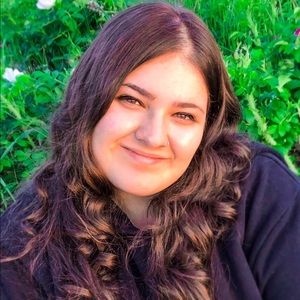 Meet your Posher, Mia